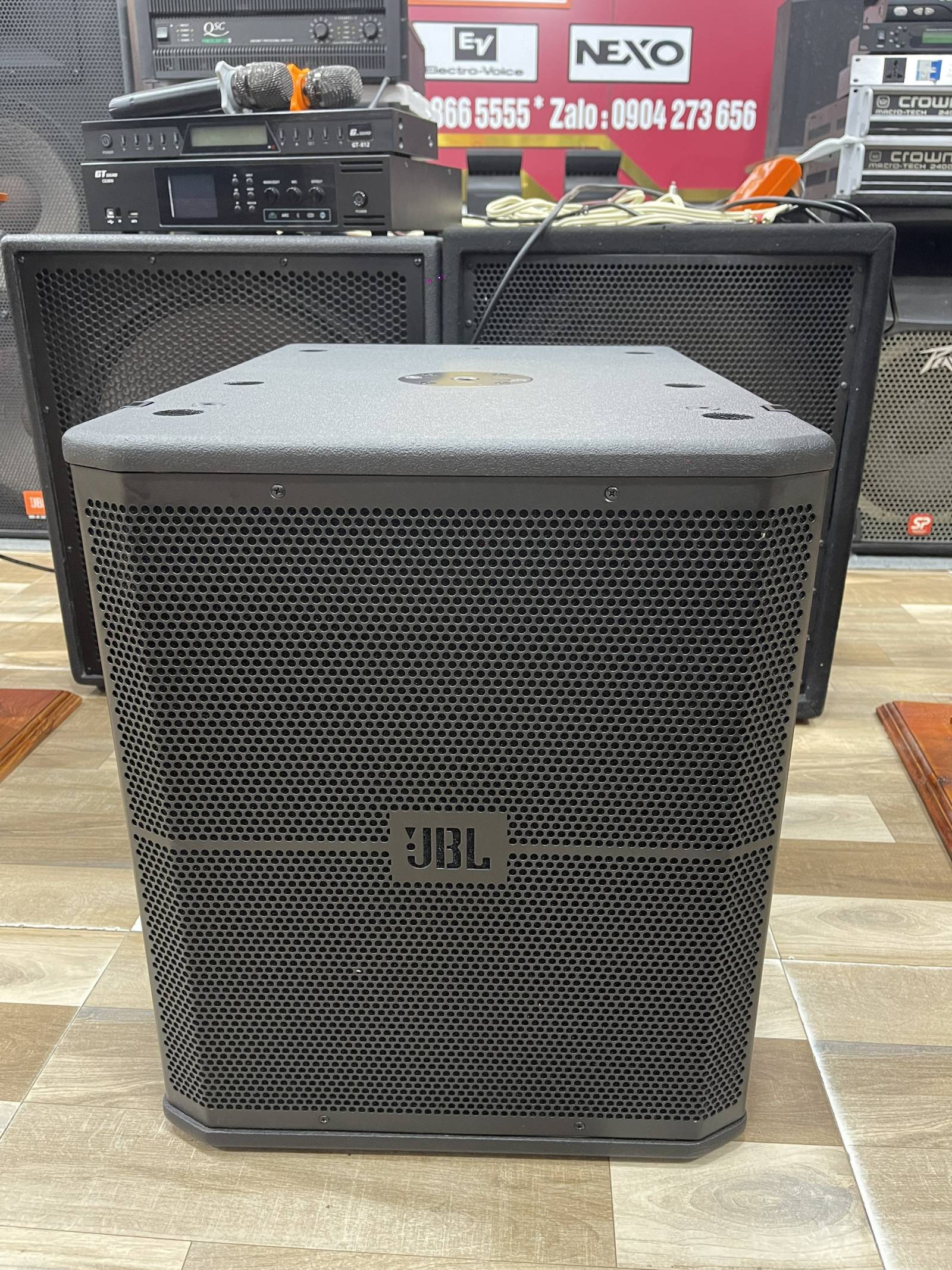 Loa JBL VRX 915S